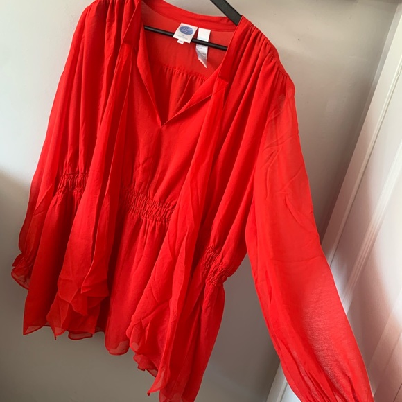 NWT / STUNNING / Red / Long Sleeve / Billowy / Blouse - Picture 2 of 10
